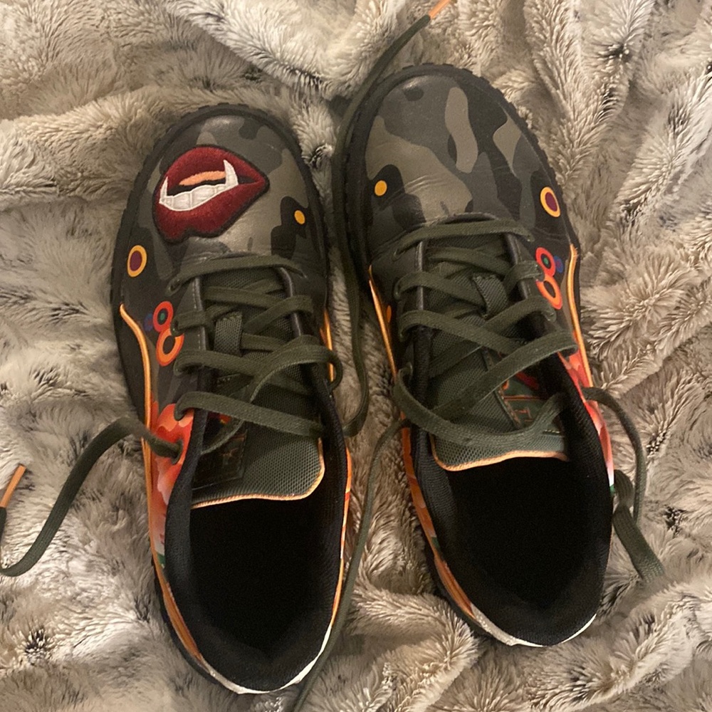 Vintage Pumas! Worn under about 10 times maybe size 7.5